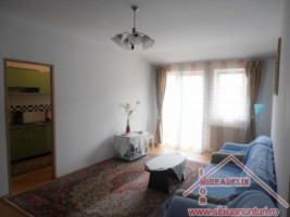 inchiriez-apartament-2-camere-in-zona-vasile-aaron-langa-hipermarket-uri-1