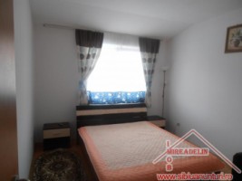 inchiriez-apartament-2-camere-in-zona-vasile-aaron-langa-hipermarket-uri-3