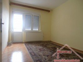 inchiriez-casa-3-camere-zona-vasile-milea-7