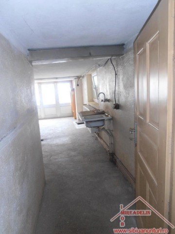 inchiriez-casa-3-camere-zona-vasile-milea-12
