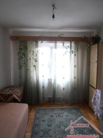 vand-apartament-3-camere-pe-b-dul-mihai-viteazu-5