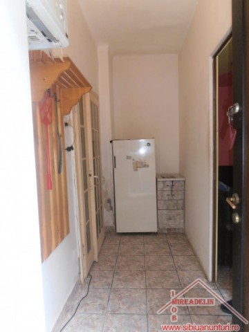 inchiriez-apartament-2-camere-la-casa-central-5