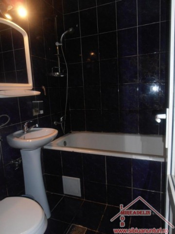 inchiriez-apartament-2-camere-la-casa-central-6