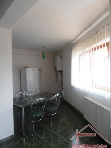 inchiriez-apartament-3-camere-in-cartierul-tilisca-zona-calea-poplacii-3