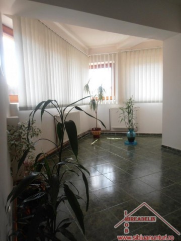 inchiriez-apartament-3-camere-in-cartierul-tilisca-zona-calea-poplacii-6