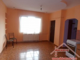 inchiriez-apartament-3-camere-la-casa-central-2