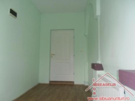 inchiriez-apartament-3-camere-la-casa-central-7