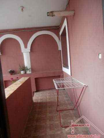 inchiriez-apartament-3-camere-la-casa-central-9