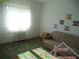 inchiriez-apartament-4-camere-zona-terezian