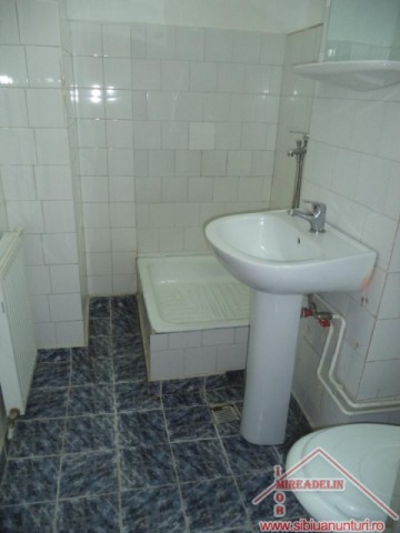 inchiriez-apartament-4-camere-zona-terezian-6