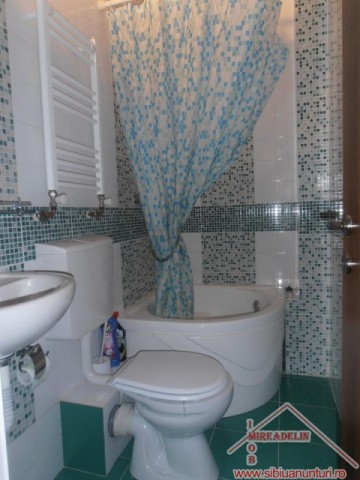 inchiriez-apartament-4-camere-zona-strand-ii-11