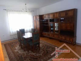 inchiriez-apartament-4-camere-zona-strand-ii-3