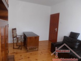 inchiriez-apartament-4-camere-zona-strand-ii-8