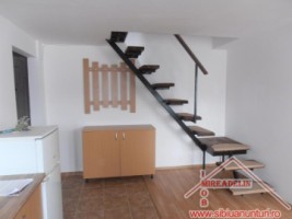 inchiriez-apartament-3-camere-la-mansarda-valea-aurie-1
