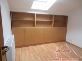 inchiriez-apartament-3-camere-la-mansarda-valea-aurie-8