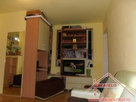 ocazie-vand-apartament-3-camere-la-mansarda-zona-interex-5