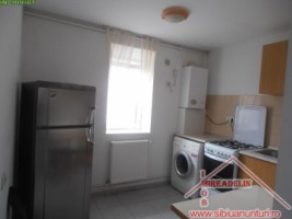 inchiriez-apartament-3-camere-zona-vasile-aaron
