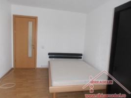 inchiriez-apartament-3-camere-zona-vasile-aaron-1