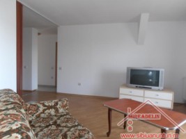 inchiriez-apartament-3-camere-zona-vasile-aaron-3