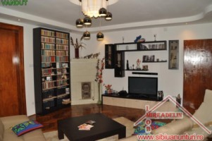 vand-casa-zona-calea-poplacii