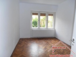 inchiriez-apartament-3-camere-la-vila-ultracentral-2