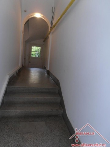 inchiriez-apartament-3-camere-la-vila-ultracentral-9