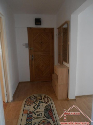 inchiriez-apartament-3-camere-zona-vasile-aaron-8