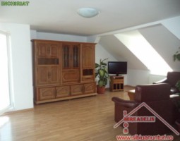 inchiriez-apartament-3-camere-la-casa-la-mansarda