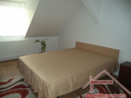 inchiriez-apartament-3-camere-la-casa-la-mansarda-3
