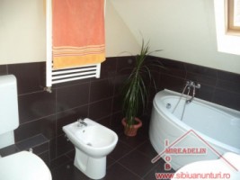 inchiriez-apartament-3-camere-la-casa-la-mansarda-5