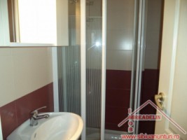 inchiriez-apartament-3-camere-la-casa-la-mansarda-6