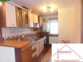 inchiriez-apartament-3-camere-zona-parc-sub-arini