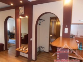 inchiriez-apartament-3-camere-zona-parc-sub-arini-3