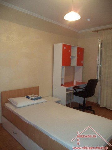 inchiriez-apartament-2-camere-caleea-cisnadiei-1