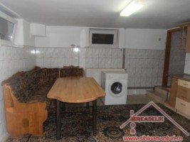 inchiriez-apartament-3-camerela-casa-zona-terezian-1