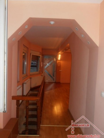 inchiriez-apartament-3-camerela-casa-zona-terezian-3