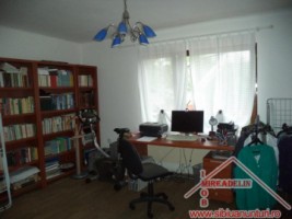 vand-casa-zona-piata-cibin-3