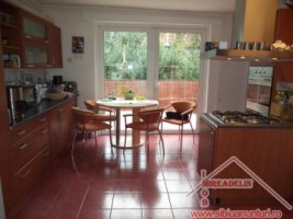 vand-casa-zona-piata-cibin-4