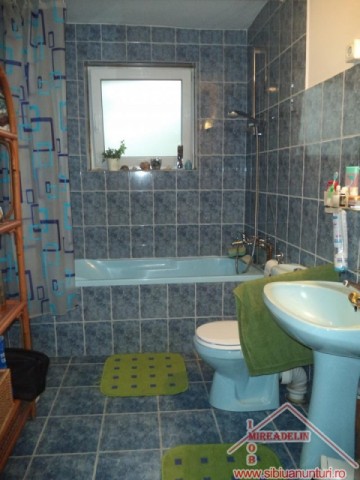 vand-casa-zona-piata-cibin-5