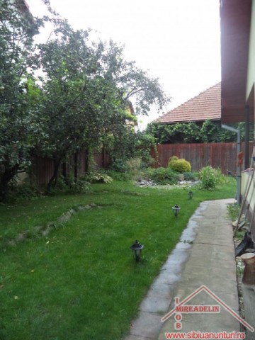 vand-casa-zona-piata-cibin-7