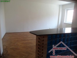 inchiriez-apartament-3-camere-zona-balea