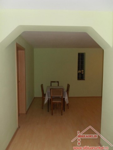 inchiriez-apartament-3-camere-la-vila-zona-terezian-1