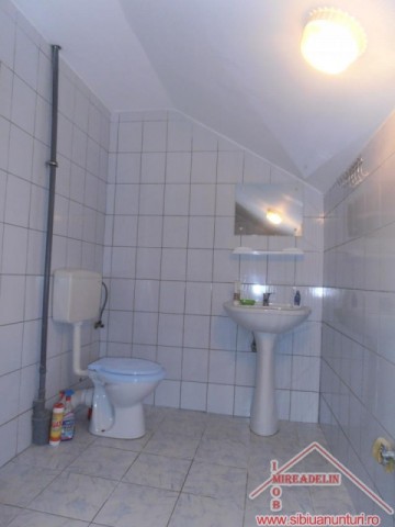 inchiriez-apartament-3-camere-la-vila-zona-terezian-7
