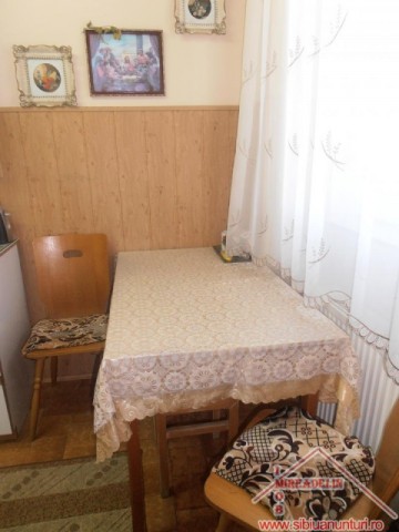inchiriez-apartament-3-camere-calea-dumbravii-8