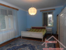 inchiriez-apartament-4-camere-la-casa-central-2