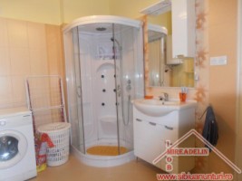 inchiriez-apartament-4-camere-la-casa-central-8
