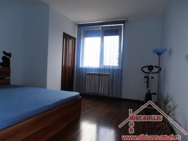 inchiriez-apartament-3-camere-zona-hipodrom-iii-3