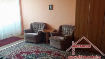 inchiriez-apartament-2-camere-decomandat-valea-aurie