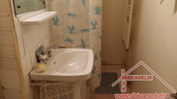 inchiriez-apartament-2-camere-decomandat-valea-aurie-2
