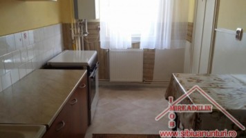 inchiriez-apartament-2-camere-decomandat-valea-aurie-3